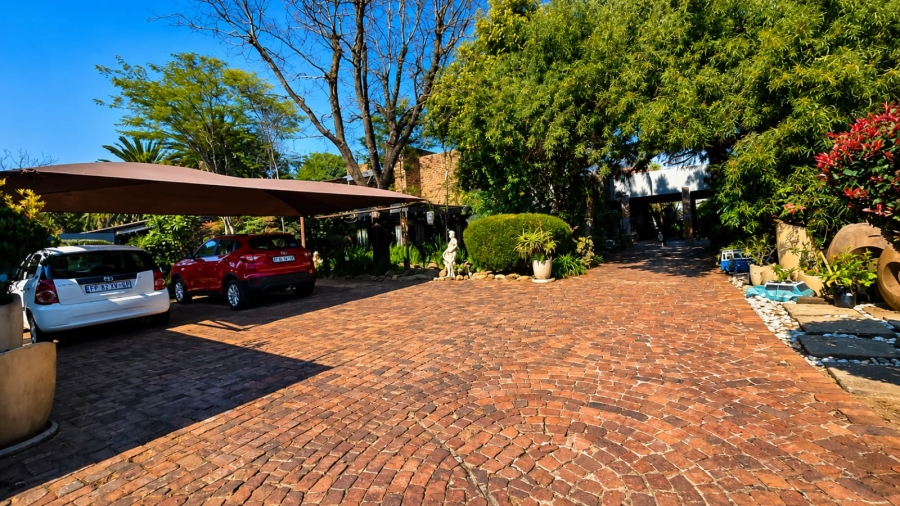 4 Bedroom Property for Sale in Parkhill Gardens Gauteng