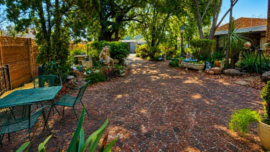 4 Bedroom Property for Sale in Parkhill Gardens Gauteng