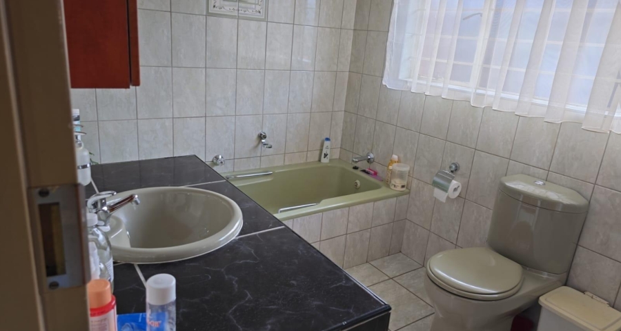 4 Bedroom Property for Sale in Brackenhurst Gauteng