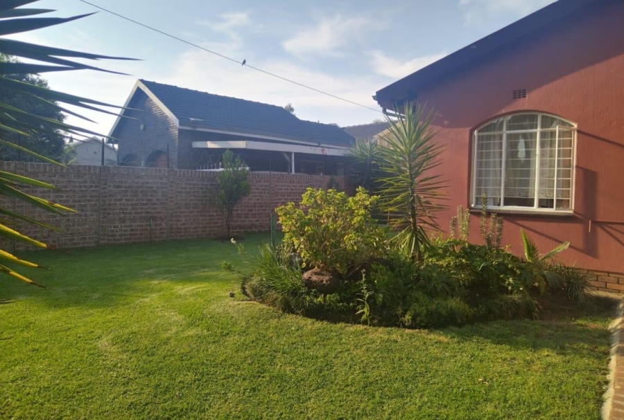 4 Bedroom Property for Sale in Brackenhurst Gauteng