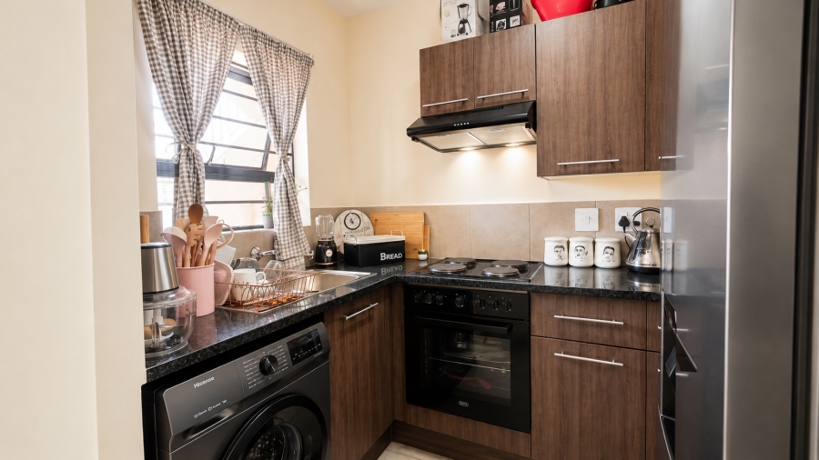 2 Bedroom Property for Sale in The Reeds Gauteng