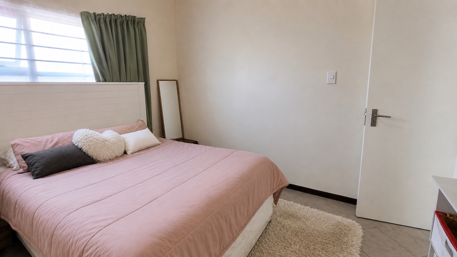 2 Bedroom Property for Sale in The Reeds Gauteng