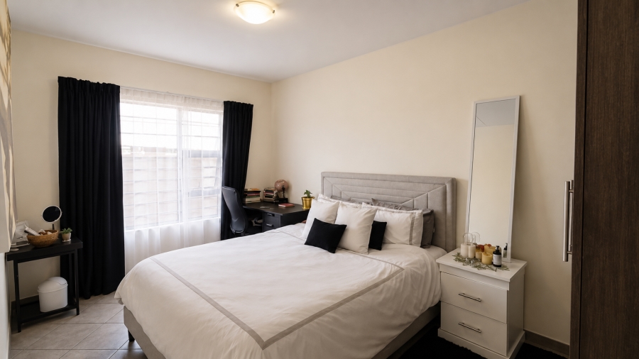 2 Bedroom Property for Sale in The Reeds Gauteng