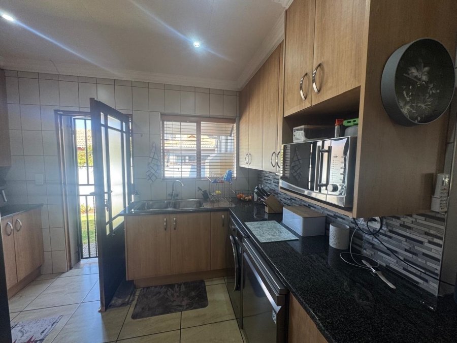 2 Bedroom Property for Sale in Sunair Park Gauteng