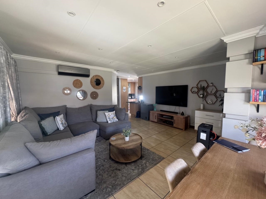 2 Bedroom Property for Sale in Sunair Park Gauteng