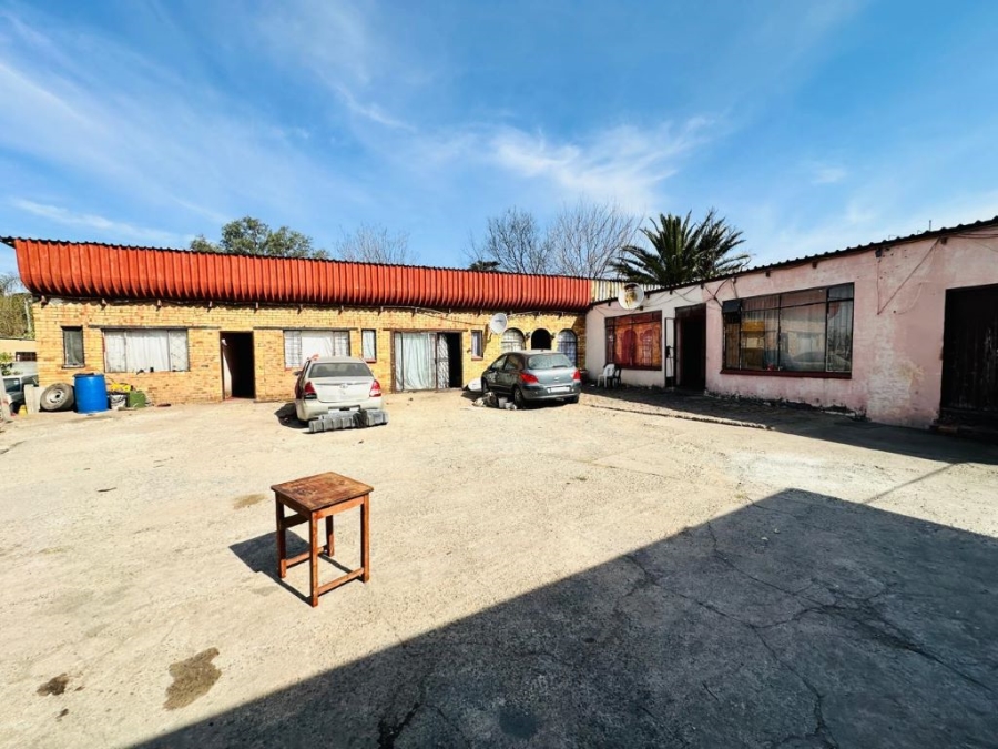18 Bedroom Property for Sale in Delville Gauteng