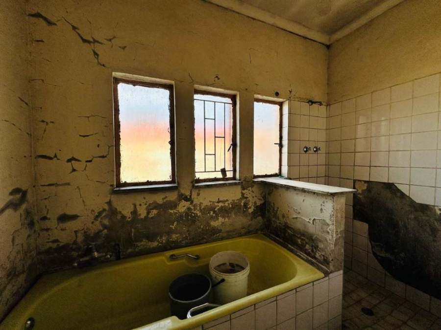 18 Bedroom Property for Sale in Delville Gauteng