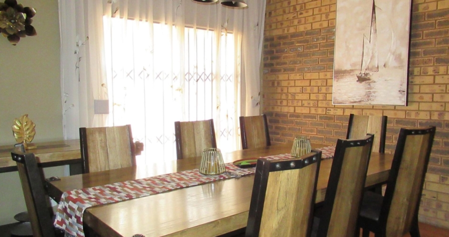 4 Bedroom Property for Sale in Glenvista Gauteng
