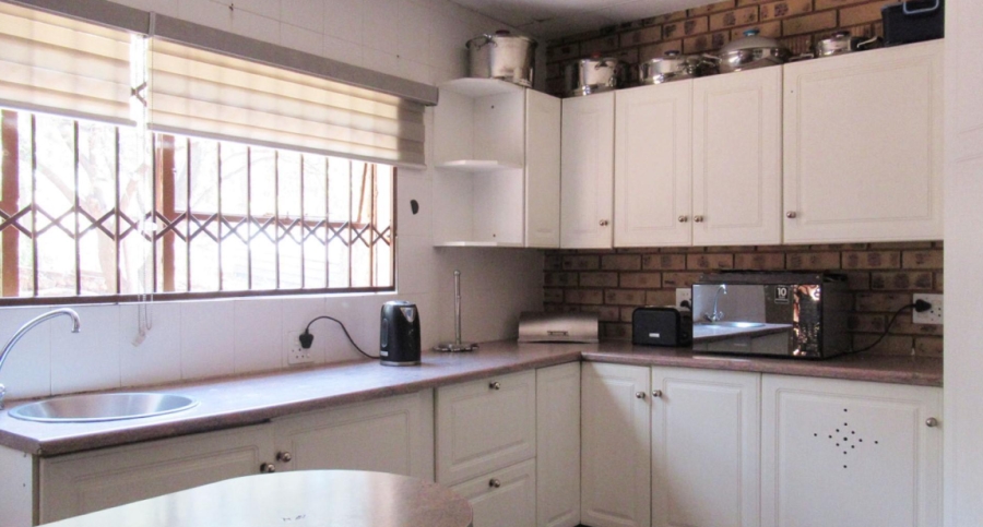 4 Bedroom Property for Sale in Glenvista Gauteng