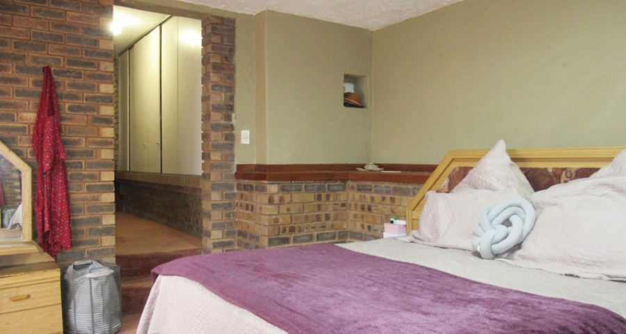 4 Bedroom Property for Sale in Glenvista Gauteng