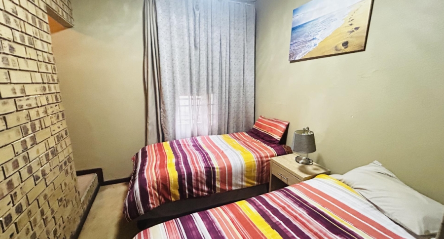 4 Bedroom Property for Sale in Glenvista Gauteng