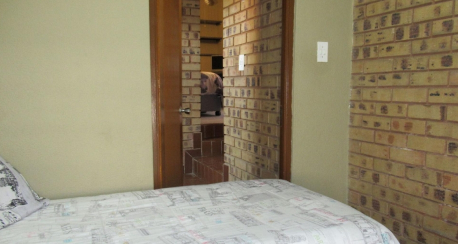 4 Bedroom Property for Sale in Glenvista Gauteng