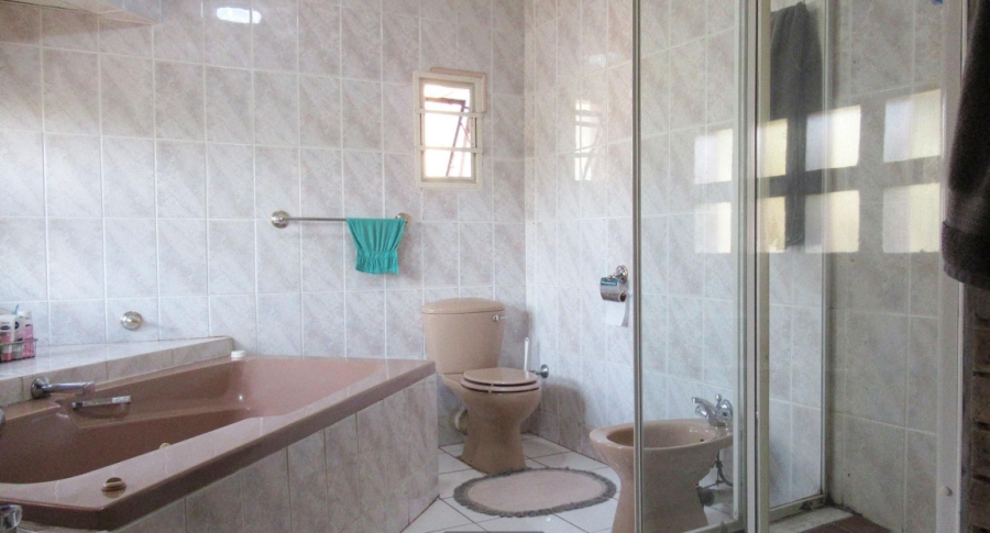 4 Bedroom Property for Sale in Glenvista Gauteng