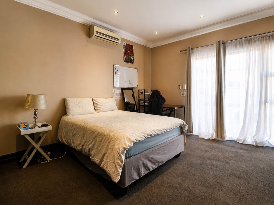 4 Bedroom Property for Sale in Blue Valley Golf Estate Gauteng