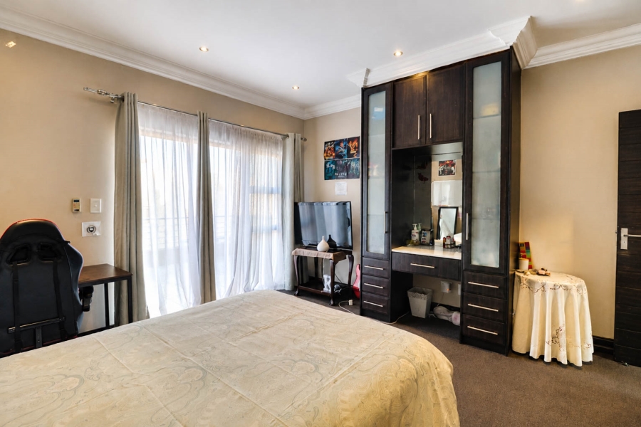 4 Bedroom Property for Sale in Blue Valley Golf Estate Gauteng
