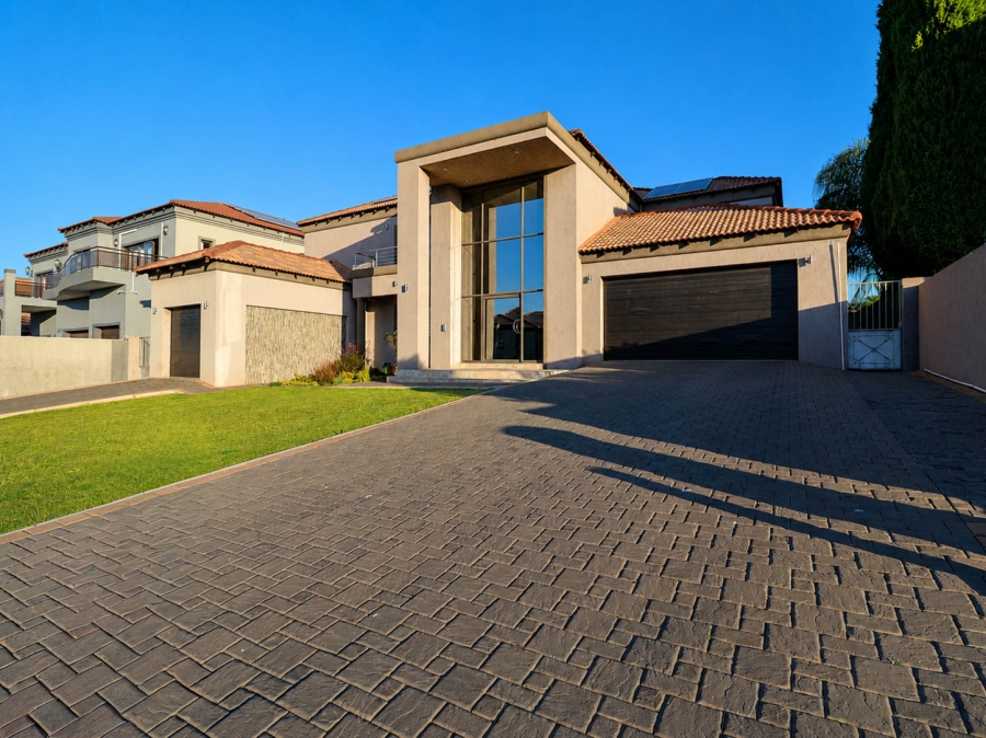 4 Bedroom Property for Sale in Blue Valley Golf Estate Gauteng