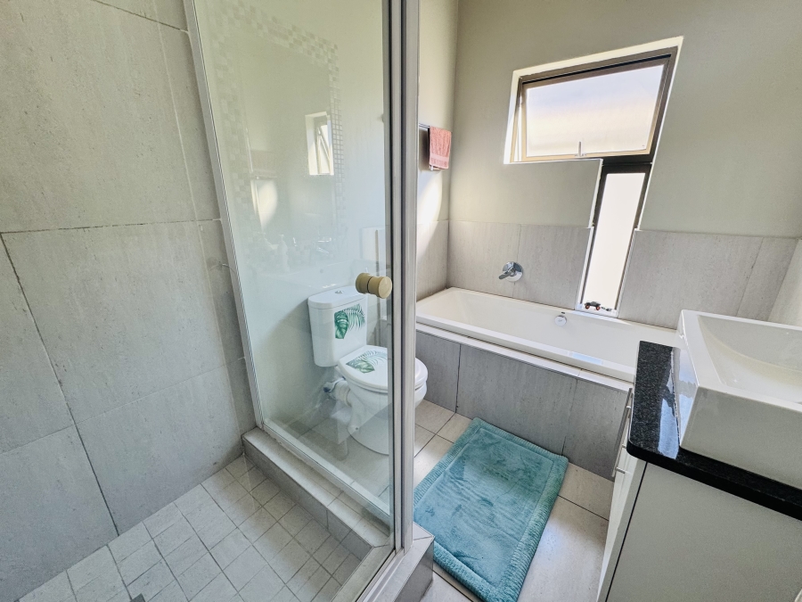 3 Bedroom Property for Sale in Maroeladal Gauteng
