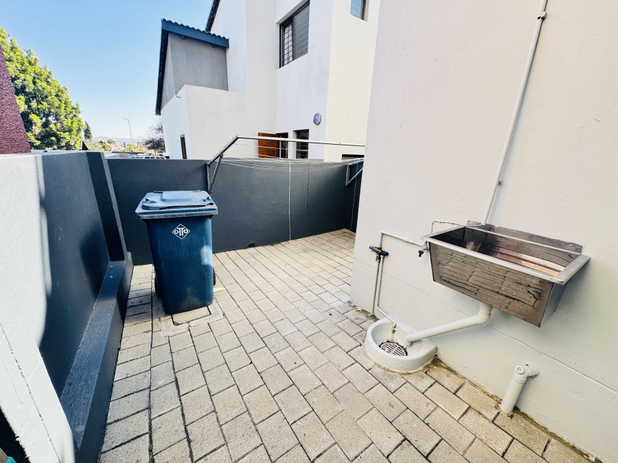 3 Bedroom Property for Sale in Maroeladal Gauteng