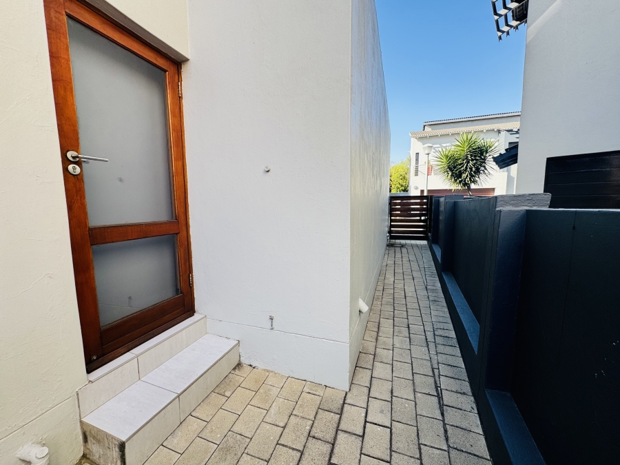 3 Bedroom Property for Sale in Maroeladal Gauteng