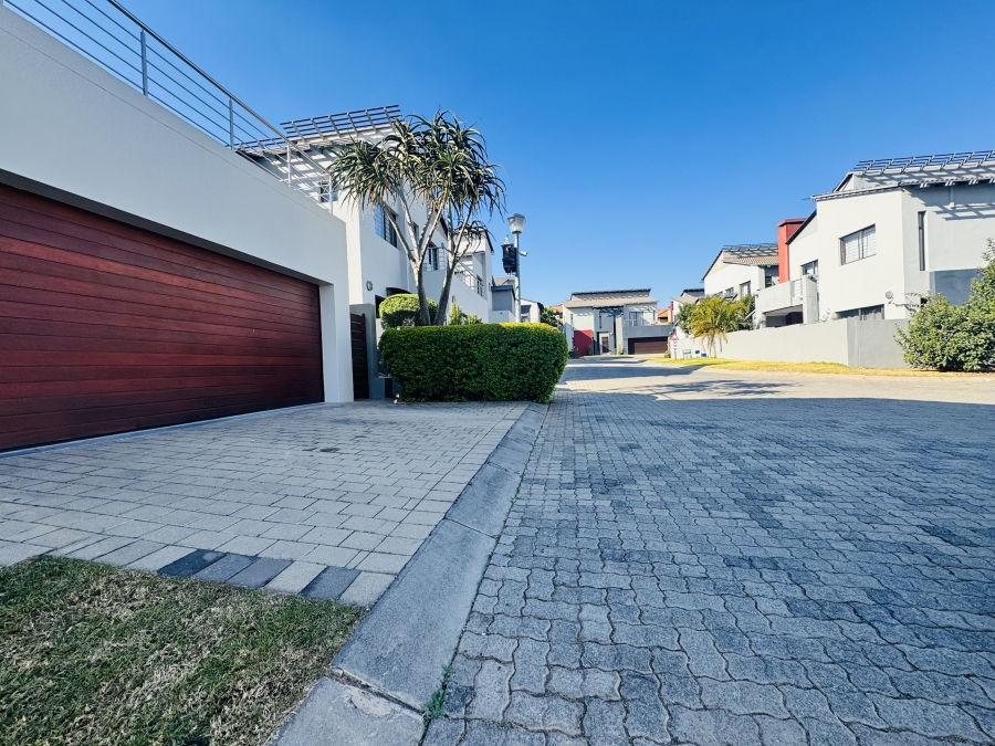3 Bedroom Property for Sale in Maroeladal Gauteng