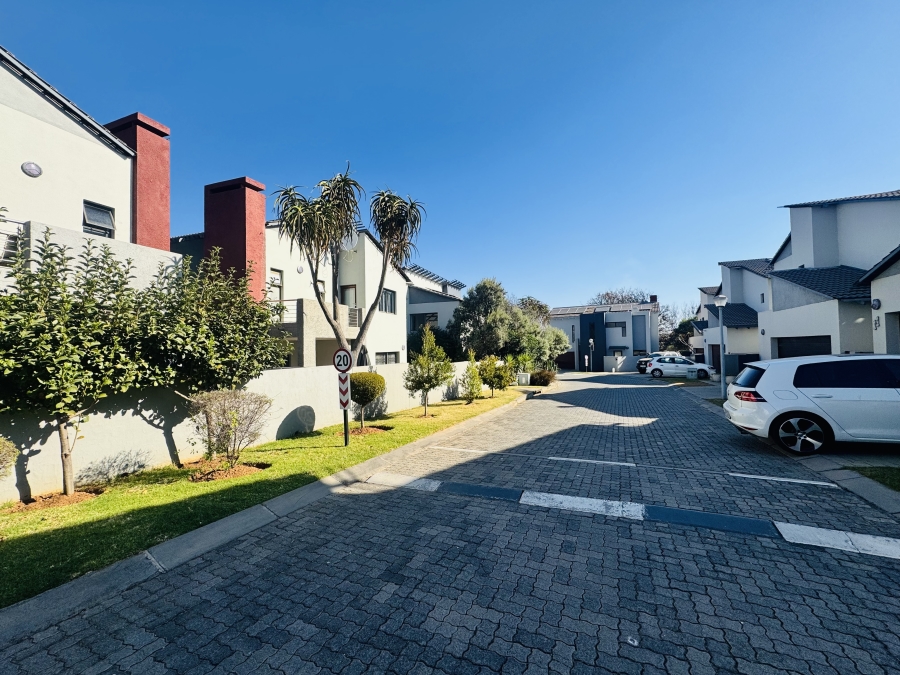 3 Bedroom Property for Sale in Maroeladal Gauteng