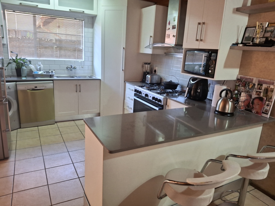4 Bedroom Property for Sale in Ravenswood Gauteng