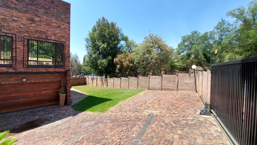 4 Bedroom Property for Sale in Boskruin Gauteng