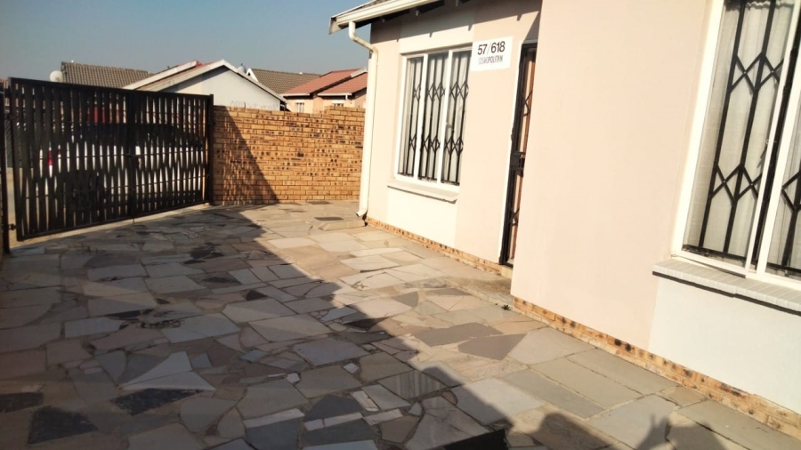 2 Bedroom Property for Sale in Cosmo City Gauteng