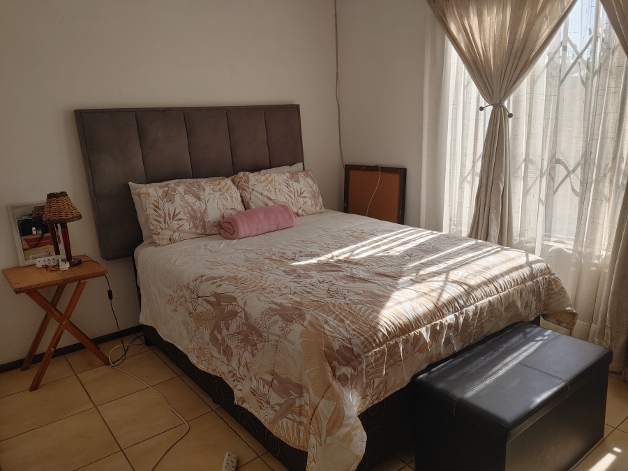 2 Bedroom Property for Sale in Cosmo City Gauteng