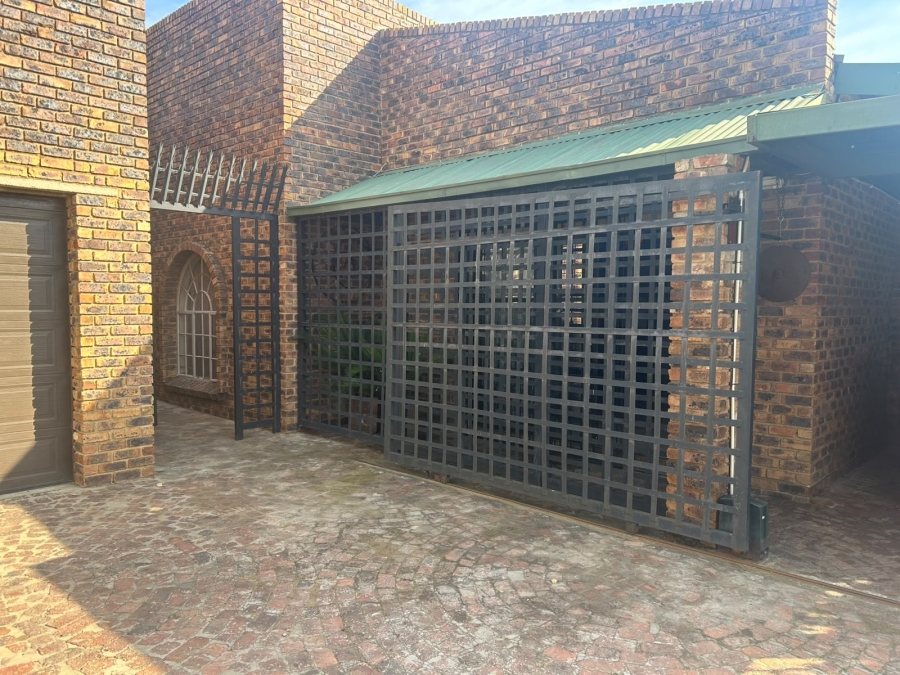 3 Bedroom Property for Sale in Three Rivers Gauteng