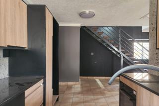 6 Bedroom Property for Sale in Glen Marais Gauteng