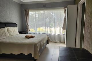 6 Bedroom Property for Sale in Glen Marais Gauteng