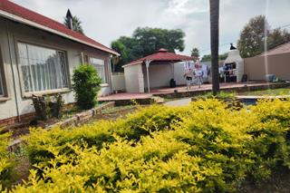 6 Bedroom Property for Sale in Glen Marais Gauteng