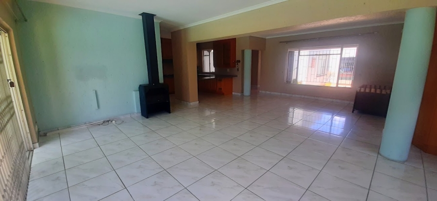 4 Bedroom Property for Sale in Birchleigh Gauteng