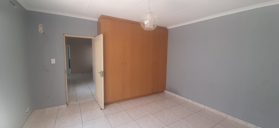 4 Bedroom Property for Sale in Birchleigh Gauteng