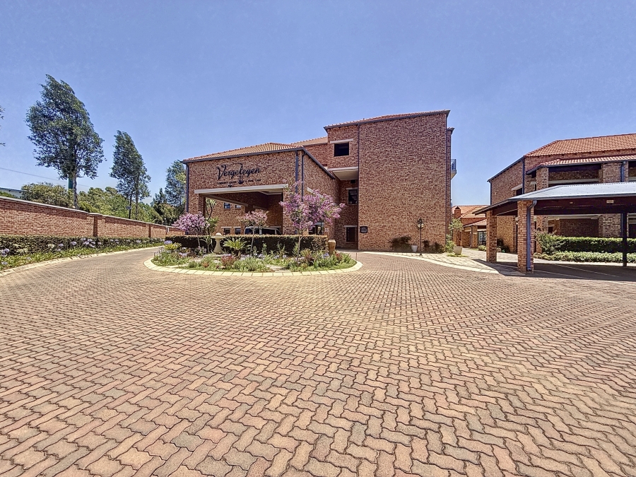 To Let 2 Bedroom Property for Rent in Equestria Gauteng