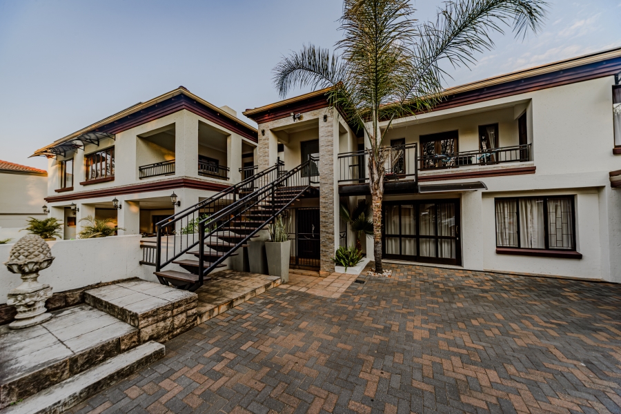 4 Bedroom Property for Sale in Silver Lakes Golf Estate Gauteng