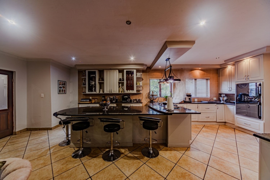 4 Bedroom Property for Sale in Silver Lakes Golf Estate Gauteng