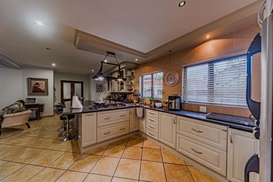 4 Bedroom Property for Sale in Silver Lakes Golf Estate Gauteng
