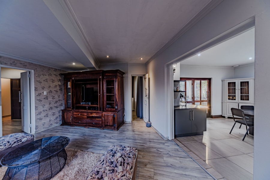 4 Bedroom Property for Sale in Silver Lakes Golf Estate Gauteng