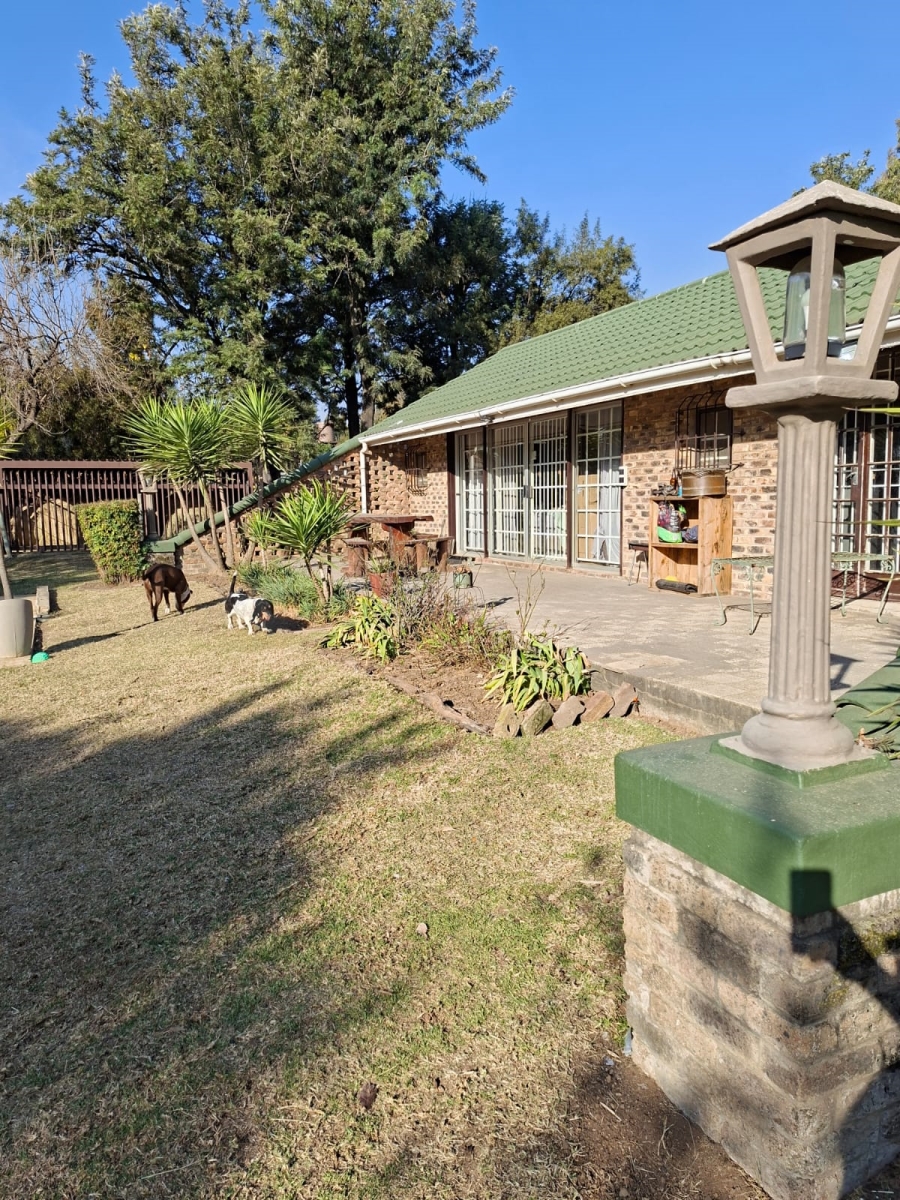 4 Bedroom Property for Sale in Laezonia Gauteng