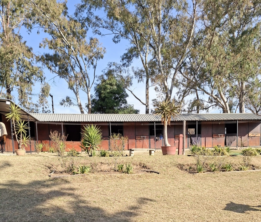 4 Bedroom Property for Sale in Laezonia Gauteng