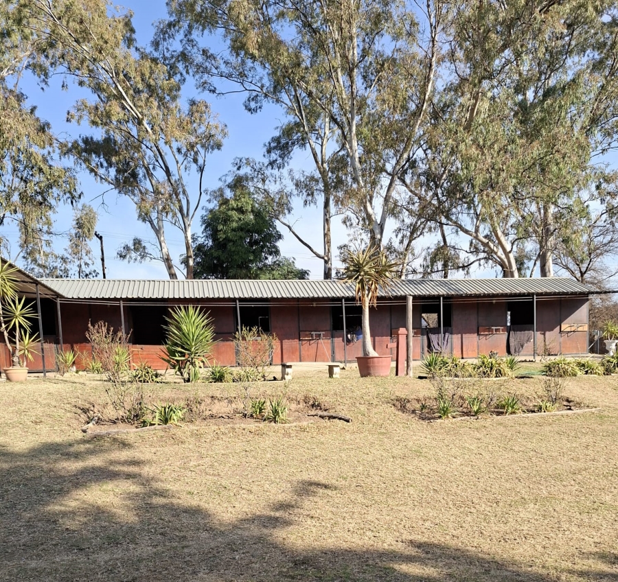 4 Bedroom Property for Sale in Laezonia Gauteng