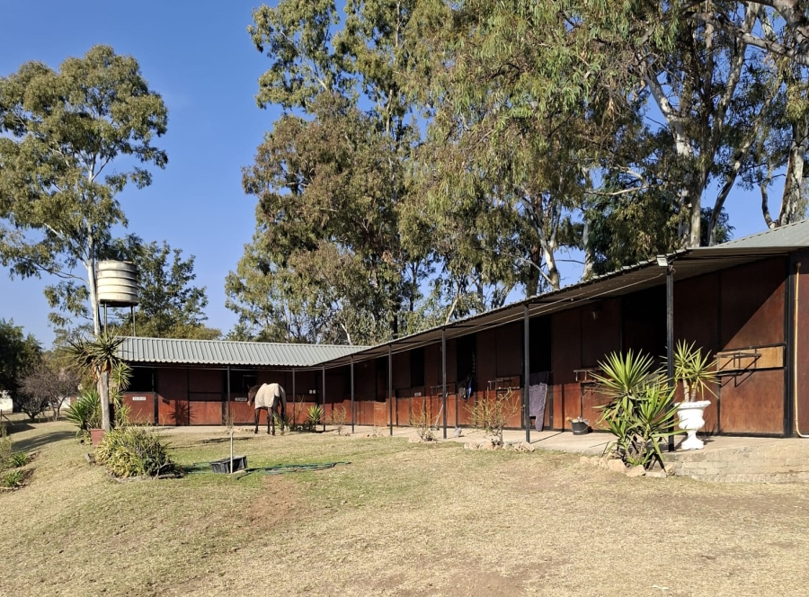 4 Bedroom Property for Sale in Laezonia Gauteng