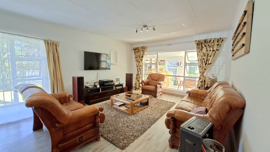 4 Bedroom Property for Sale in Gallo Manor Gauteng