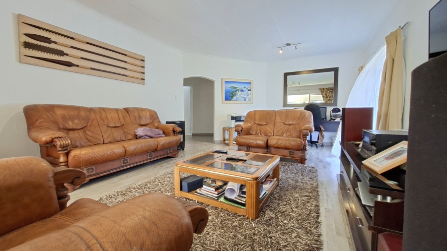 4 Bedroom Property for Sale in Gallo Manor Gauteng