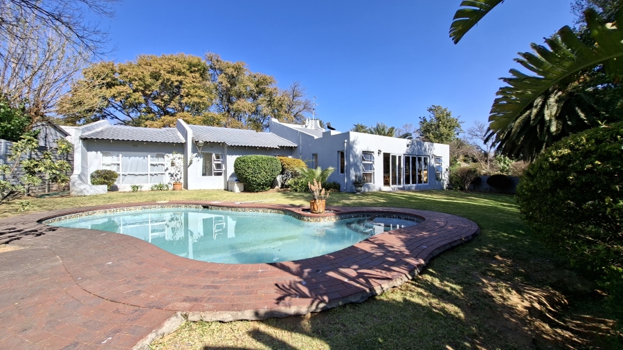 4 Bedroom Property for Sale in Gallo Manor Gauteng