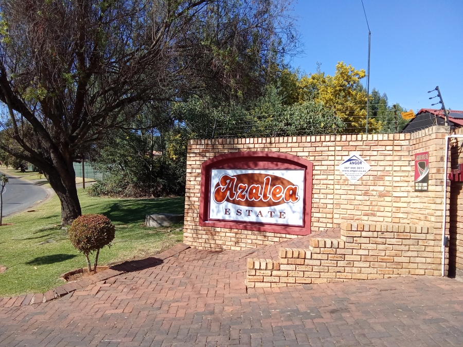2 Bedroom Property for Sale in Roodekrans Gauteng