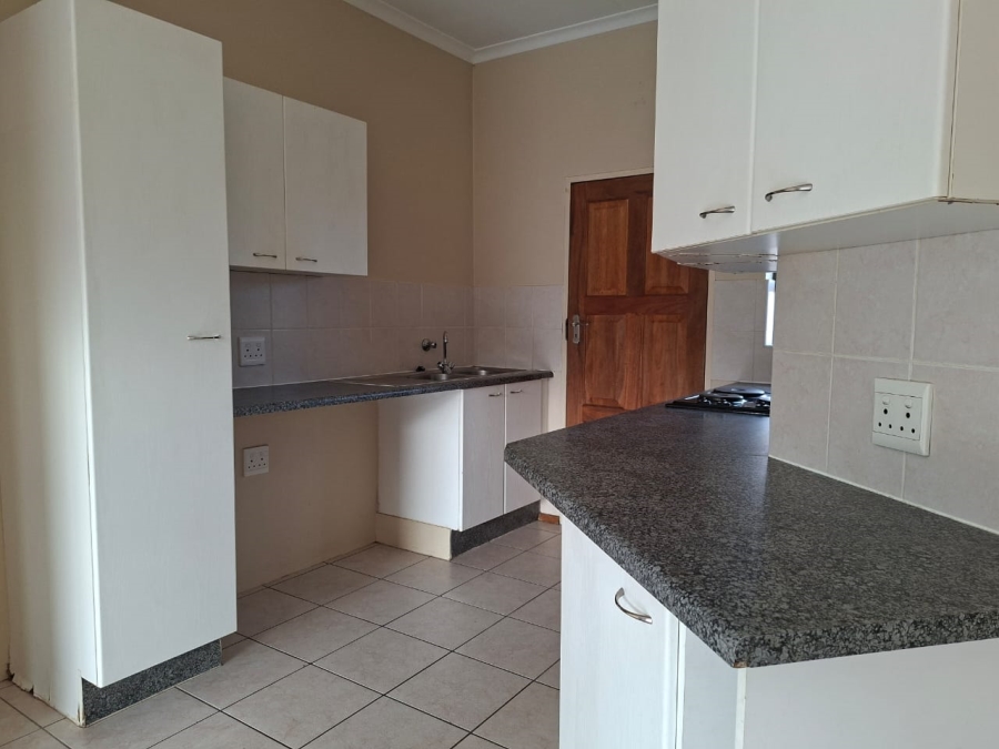 2 Bedroom Property for Sale in Roodekrans Gauteng