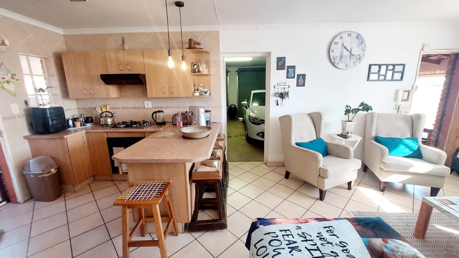 2 Bedroom Property for Sale in Eike Park Gauteng